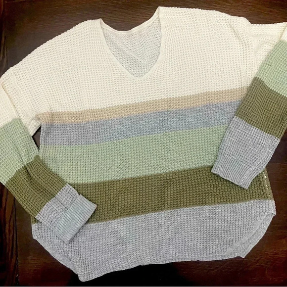 Women’s Knit Sweater-Size M oversized v neck - Picture 1 of 7